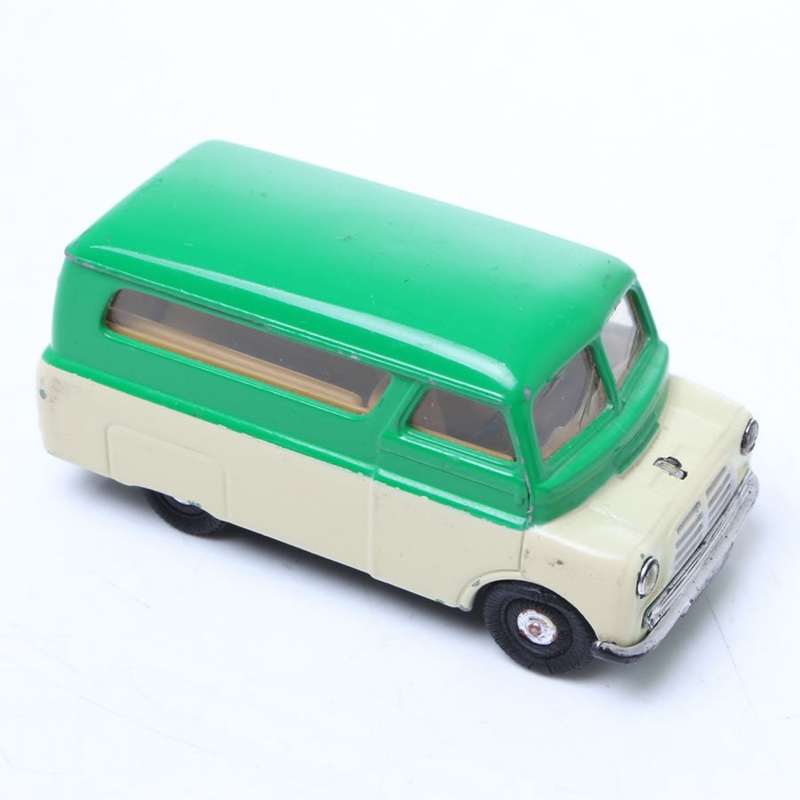 Corgi Bedford Diecast Van 10/12 CWT