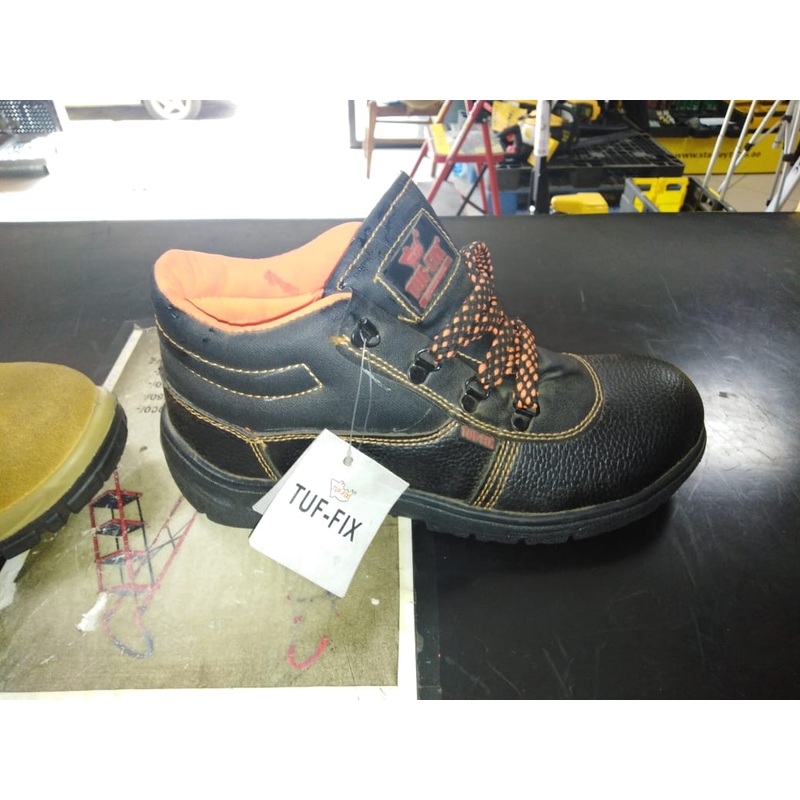 Tuf-fix Safety shoes - Black high angle